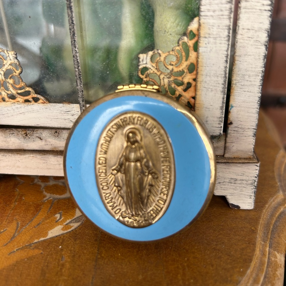 Vintage Blue Enamel Virgin Mary Religious Trinket Pill Box or Rosary Holder - Picture 2 of 8